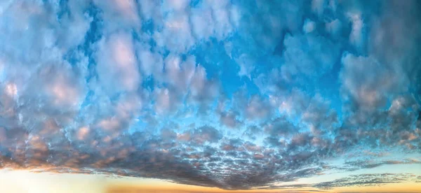 Fantásticas Nuvens Suaves Nascer Sol Composição Natural — Fotografia de Stock