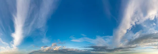 Fantasztikus Lágy Felhők Kék Ellen Természetes Összetétel — Stock Fotó