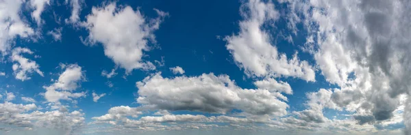 Traumhaft Weiche Wolken Vor Blauem Himmel Natürliche Zusammensetzung — Stockfoto