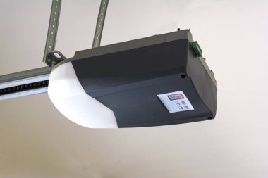 Bir otomatik garaj kapısı açacağı motoru Close-up.