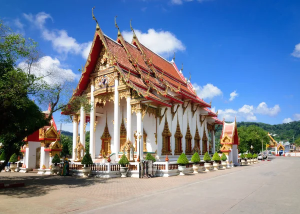 Ubosot-hlavní chrám buddhistické chrám komplexu Wat Chalong v Phuketu. — Stock fotografie