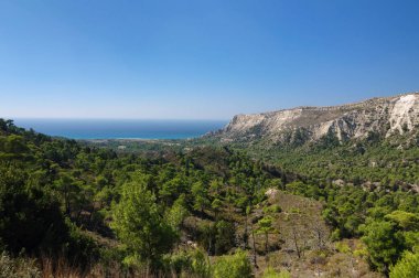 Görünüm ormanlık Vadisi ve Ege Denizi, Rhodes.