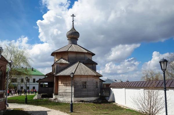 Полностью деревянная Троицкая церковь, построенная в XVI веке, Свияжск . — стоковое фото