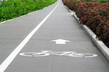 Park'ta bisiklet yolu, Kazan, Rusya.