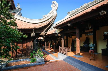 Ada Hon Tre Truc Lum pagoda Dia Tang tapınağı.