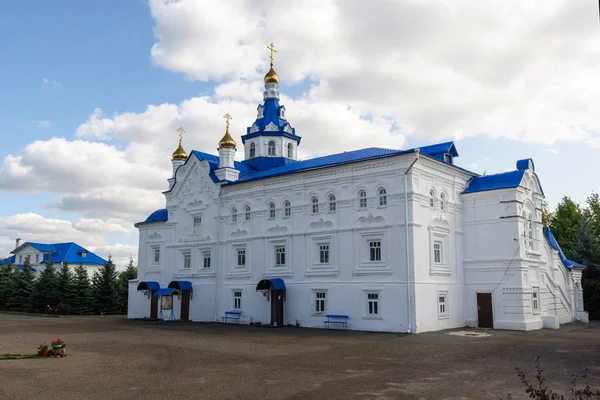 Церковь всех святых и Богородицы построена в 1681 году, Казань . — стоковое фото