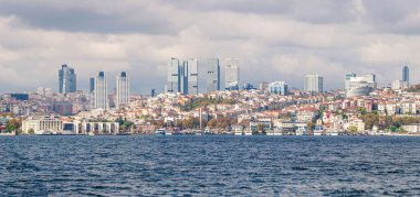 İstanbul, Türkiye 'deki Boğaz kıyısının Avrupa kesimine bakış.