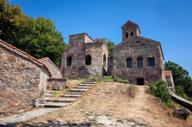 Alazani vadisindeki Nekresi Ortodoks Manastırı.