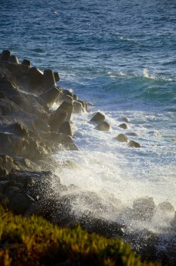 fırtına deniz taş isabet
