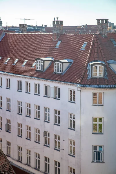 Vue aérienne d'un beau bâtiment et paysage urbain pittoresque à Copenhagen, Danemark — Photo de stock