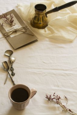 Arka plan ile kahve turka ve kartpostal