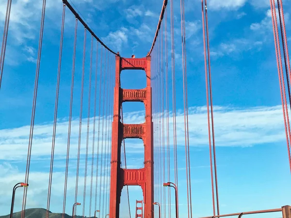 Close up of golden gate bridge — Stock Photo, Image