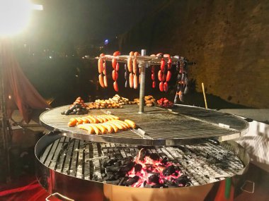 pazarda barbekü de almak ve et