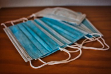 maske ve jöle temizler ve vücudunu ve diğerlerini korur.