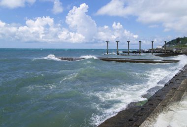 Şehir sahilde Fırtına