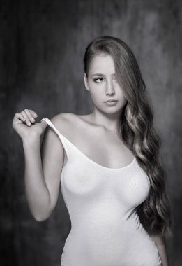 Genç kız poz soyunma