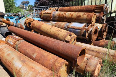 Pas. Hurda. Eski bir mekanizma. Konut ve kamu hizmetleri.