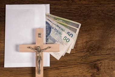 Bir haç üzerinde zarf içinde belgili tanımlık geçmiş Lehçe banknotlar ile yalan