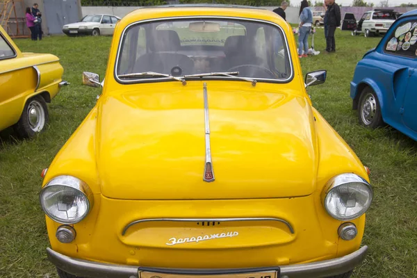 Kiev Ucrania Mayo 2019 Zaporozhets Coche Amarillo Exposición Coches Retro — Foto de Stock