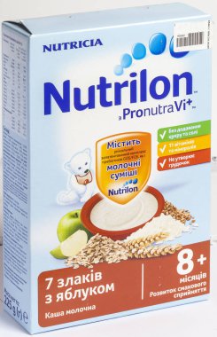 Kiev, Ukrayna - 18 Eylül 2019: Anne sütü eksikliği veya yokluğu ile Nutrilon Pepti formülü. Taze (kuru değil) çevre dostu sütten yapılır. Katalog için beyaz üzerine yalıtılmış ambalaj
