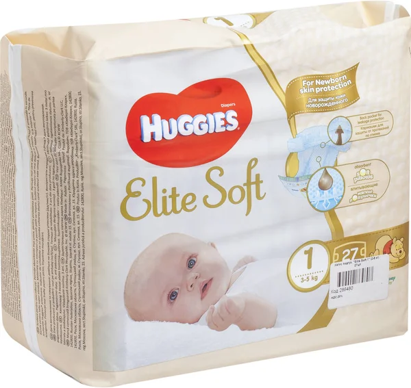 Kiev, Ukrayna - 12 Eylül 2019: Bebek Bezi Huggies Elite Soft. İçve dışta son derece yumuşak malzemelerden oluşturulmuştur. Emici kanalları ile özel bir iç tabaka emer 