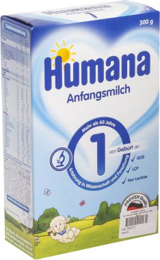 Kiev, Ukrayna - 18 Eylül 2019: Humana kuru süt karışımı. Humana 1 süt formülü ile anne sütü eksikliği veya yokluğu. Almanya'da taze (kurutulmamış) çevre dostu sütten yapılır. Katalog için beyaz üzerine yalıtılmış ambalaj