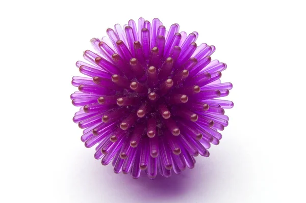 Una Bola Juguete Parece Coronavirus Aislado Sobre Fondo Blanco Con — Foto de Stock
