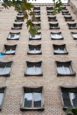 KIEV, UKRAINE - 24 AĞUSTOS 2020: modern ve yeni apartman. Çok katlı, modern, yeni ve şık konutlar..