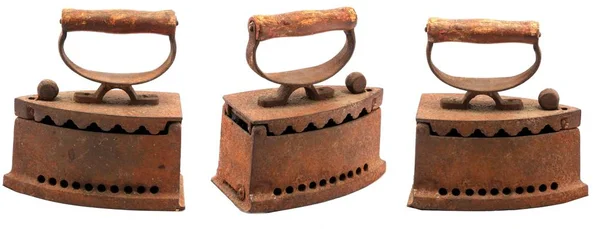 Beyaz arka plan üzerinde izole antik kömür Ütü (farklı açılardan görünümü)