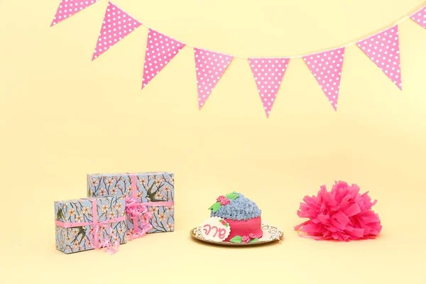 Kek-smash pasta (İbranice adı taşıyan 