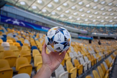 Kiev, Ukrayna - 16 Mayıs 2018: Uefa Şampiyonlar Ligi Final Kiev resmi maç topu