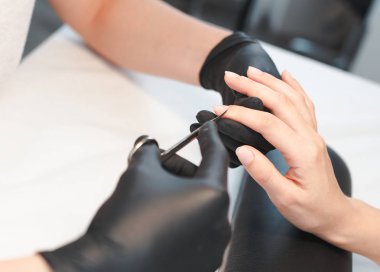 Manikürcü eller metal kozmetik tırnak makası kesme manikür için kullanma