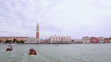 Ünlü San Marco Kulesi ve Doges Sarayı waterfront Venedik, İtalya