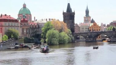 Manzaralı Prag ile Charles Bridge, Çek Cumhuriyeti