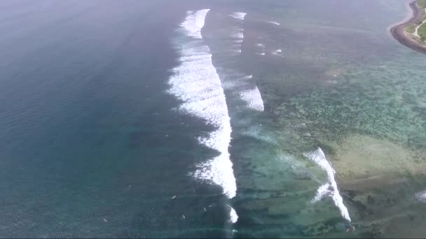 Letecký pohled na surfing Beach — Stock video