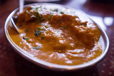 Orijinal Hint mutfağı Huysuz karanlık ışıklandırmalı Tikka Masala