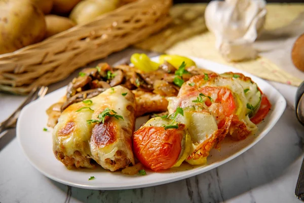 Italian Chicken Marsala French Vegetable Tian Stuffed Sausage — Stock Photo, Image
