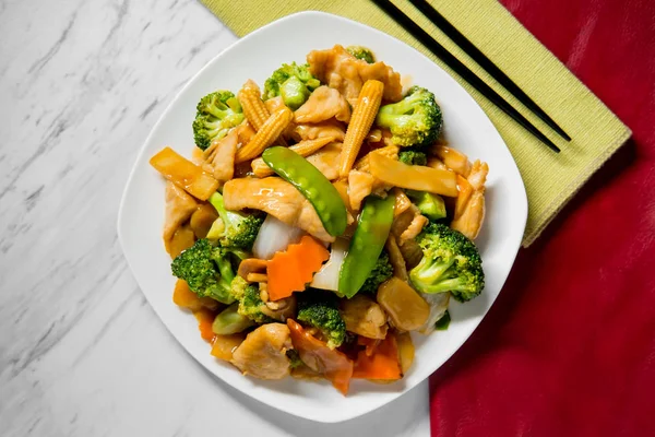 Pollo Shiang Con Salsa Ajo Verduras Chinas Mixtas Salteadas —  Fotos de Stock