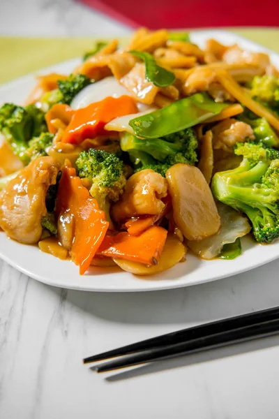 Shiang Chicken Garlic Sauce Sauteed Mixed Chinese Vegetables — Stock Photo, Image
