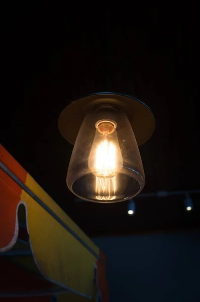 Dekoratif Antika Edison Stil Filaman Işık Ampul — Stok fotoğraf