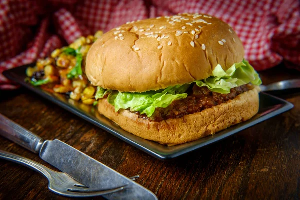 Sandwich Americano Joe Descuidado Con Maíz Parrilla Multicolor — Foto de Stock