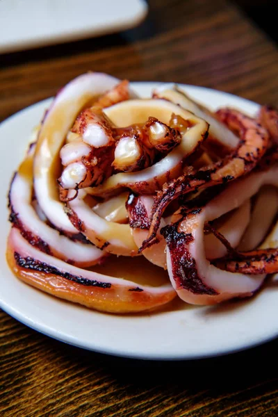 Sabroso Calamar Teriyaki Barbacoa Con Limón Tentáculos — Foto de Stock