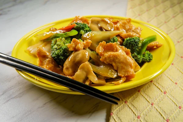 Poulet Shiang Avec Sauce Ail Légumes Chinois Mélangés Sautés — Photo
