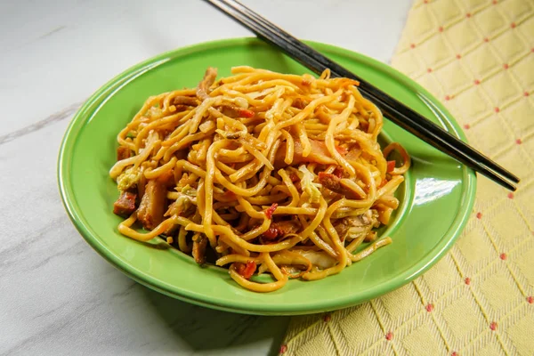 Eating Chinese Pork Mein Noodles Chopsticks — Stock Photo, Image