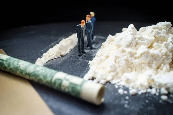 Drug Addiction Conceptual Metaphor Miniature Businessmen Doing Giant Line Cocaine — Stock Photo, Image