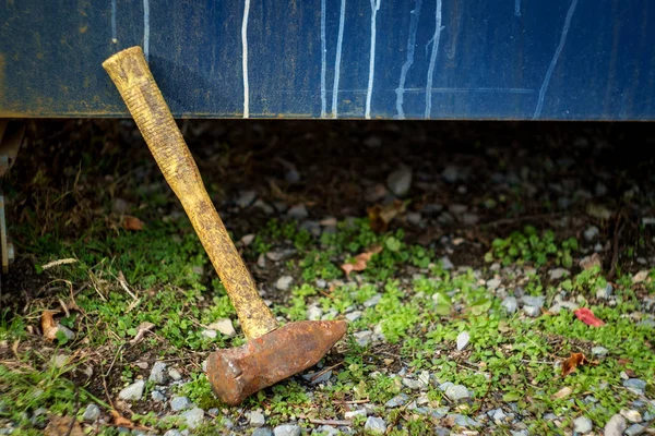 Small Single Handed Worn Rusty Sledge Hammer Construction Background — Stock Photo, Image