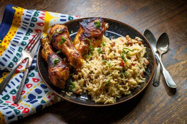 Barbekü Tavuk Jollof Pirinç