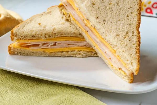 Sandwich de queso pavo mayonesa —  Fotos de Stock