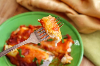 İtalyan Amerikan Manicotti Dolması