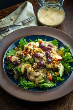 Vejetaryen Akdeniz Salatası